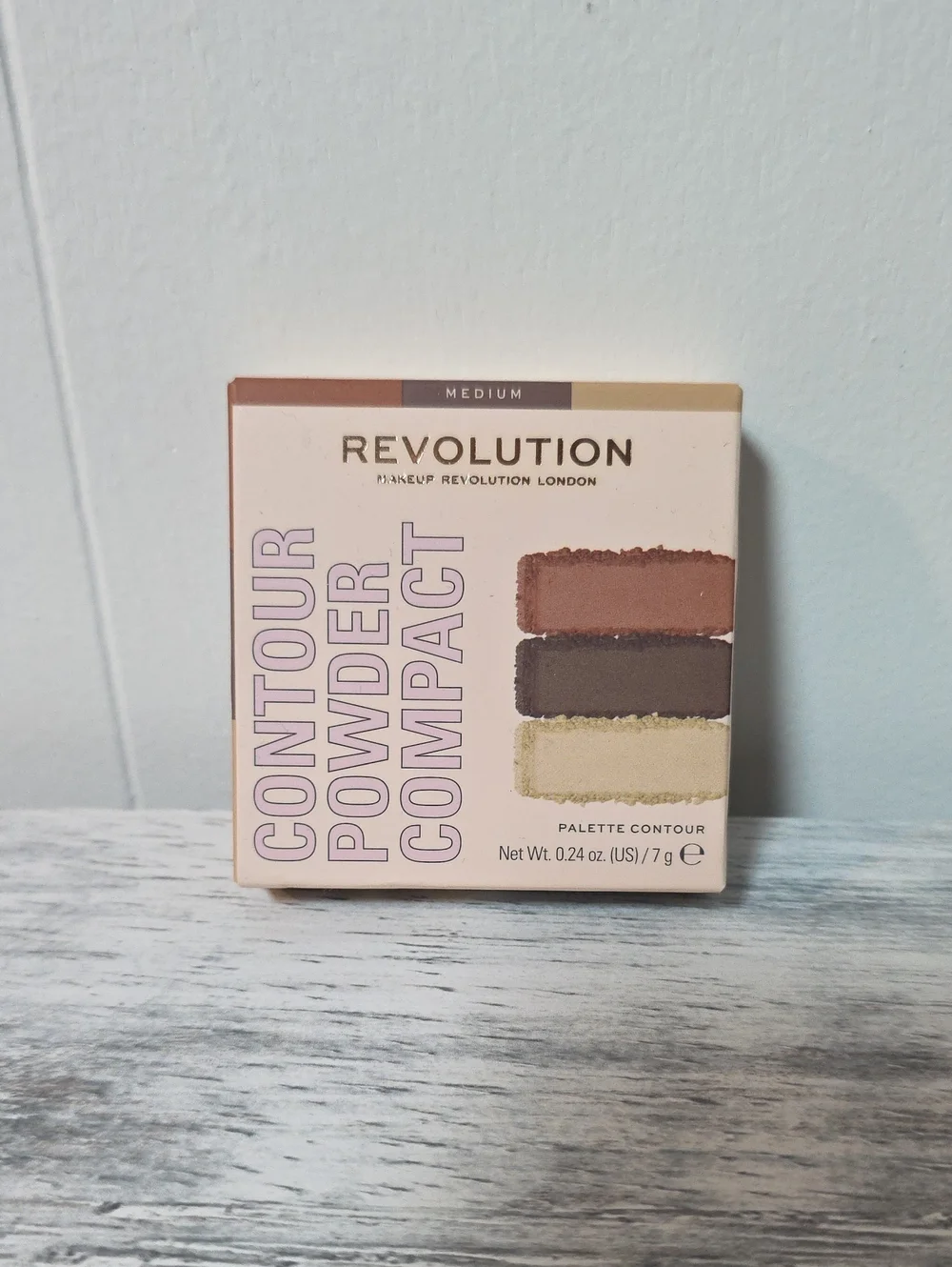 Revolution Contour Powder‎ Compact - Medium - Brown, Dark Brown, Champagne